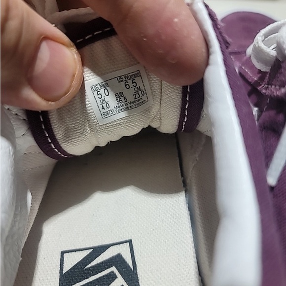 Purple vans very gently worn size 5 men’s/ 6.5 women’s - Picture 8 of 8
